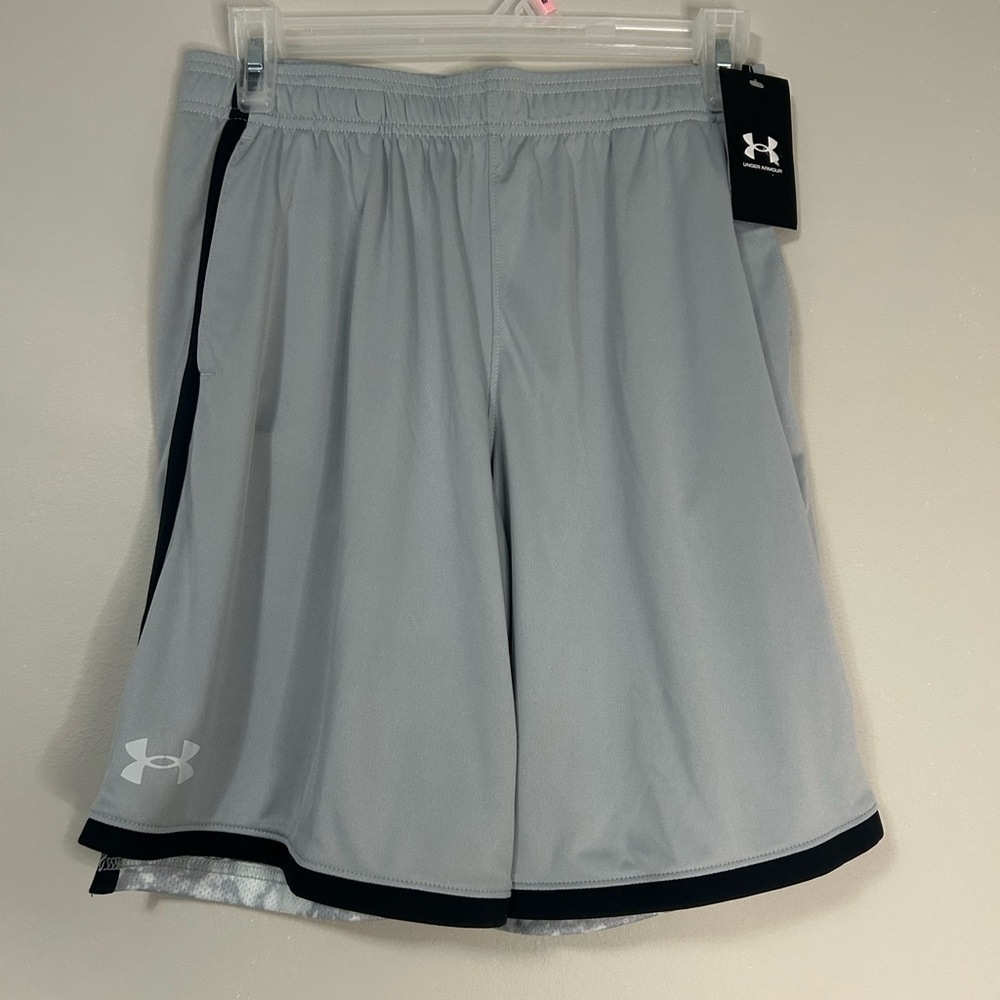 NWT Under Armour Boy’s Gray Shorts, Size L